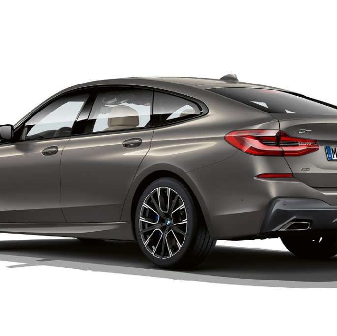 BMW 6 Series Gran Turismo M Sport package G32 2020 BMW 6 Series Gran Turismo G32 640i xDrive 2020 M Sport package Bernina Grey Amber Effect three-quarter rear view