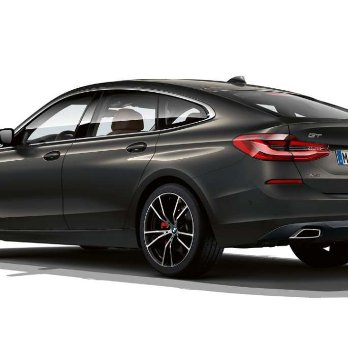 Rear BMW 6 Series Gran Turismo Luxury Line G32 2020 BMW 6 Series Gran Turismo G32 640d xDrive 2020 Luxury Line Dravit Grey three-quarter rear view