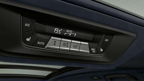 Automatic air conditioning with 5-zone control of the BMW X7 M Automobile BMW X7 M Automobile, interior, Close-up of the automatic air conditioning with 5-zone control, G07