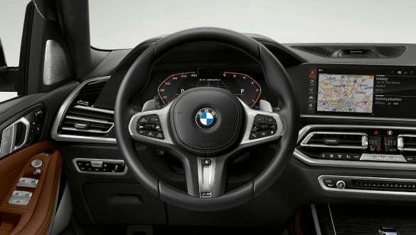 BMW X7 M Automobile with M leather steering wheel BMW X7 M Automobile, cockpit with M leather steering wheel, G07