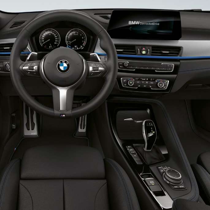 Cockpit BMW X2 sDrive20i model M Sport BMW X2 sDrive20i model M Sport 2018 F39 interior cockpit