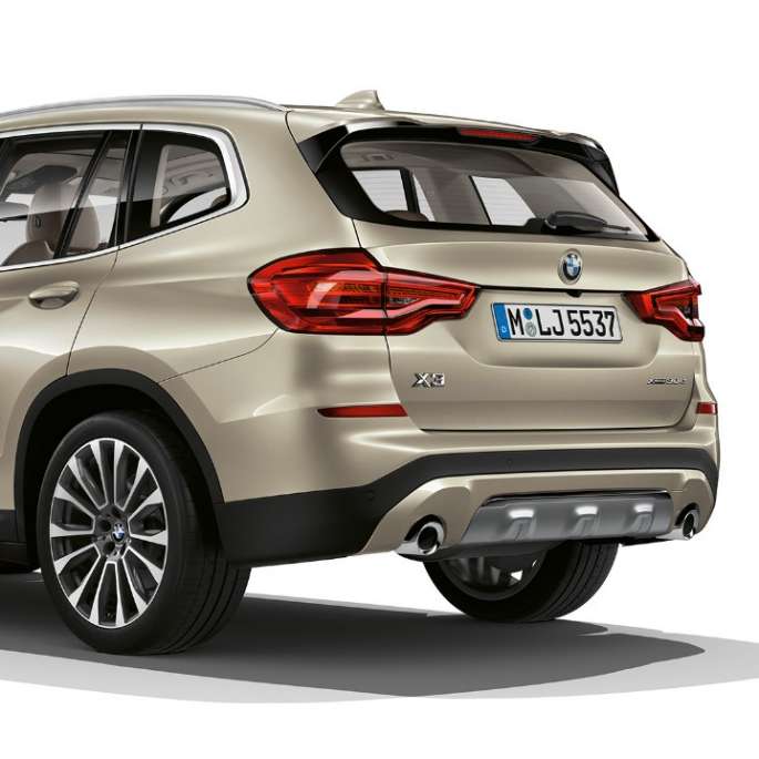 BMW X3 M40i, Model Luxury Line, three-quarter rear shot BMW X3 M40i, Model Luxury Line, three-quarter rear shot