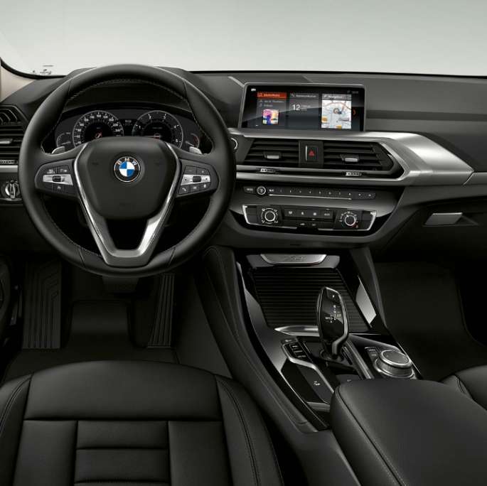 Cockpit BMW X4 Model Advantage Cockpit BMW X4 xDrive20d Model Advantage G02 2018 interior