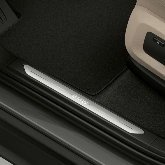 Basic model BMW X5 xDrive30d door sill finisher Basic model BMW X5 xDrive30d G05 2018 Sophisto Grey Brilliant Effect metallic door sill finisher