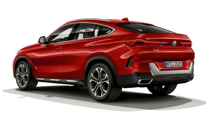 BMW X6 with BMW xLine, rear. BMW X6 with BMW xLine in three-quarter rear perspective.