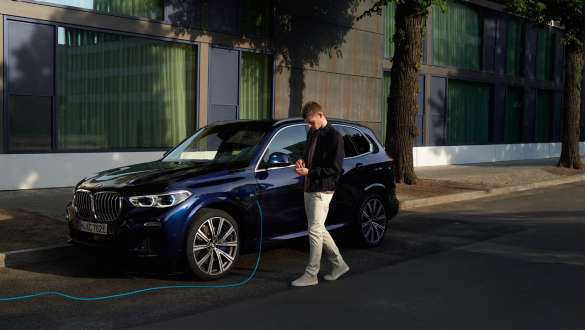 Charging at work charging options BMW e-mobility charging at work charging options