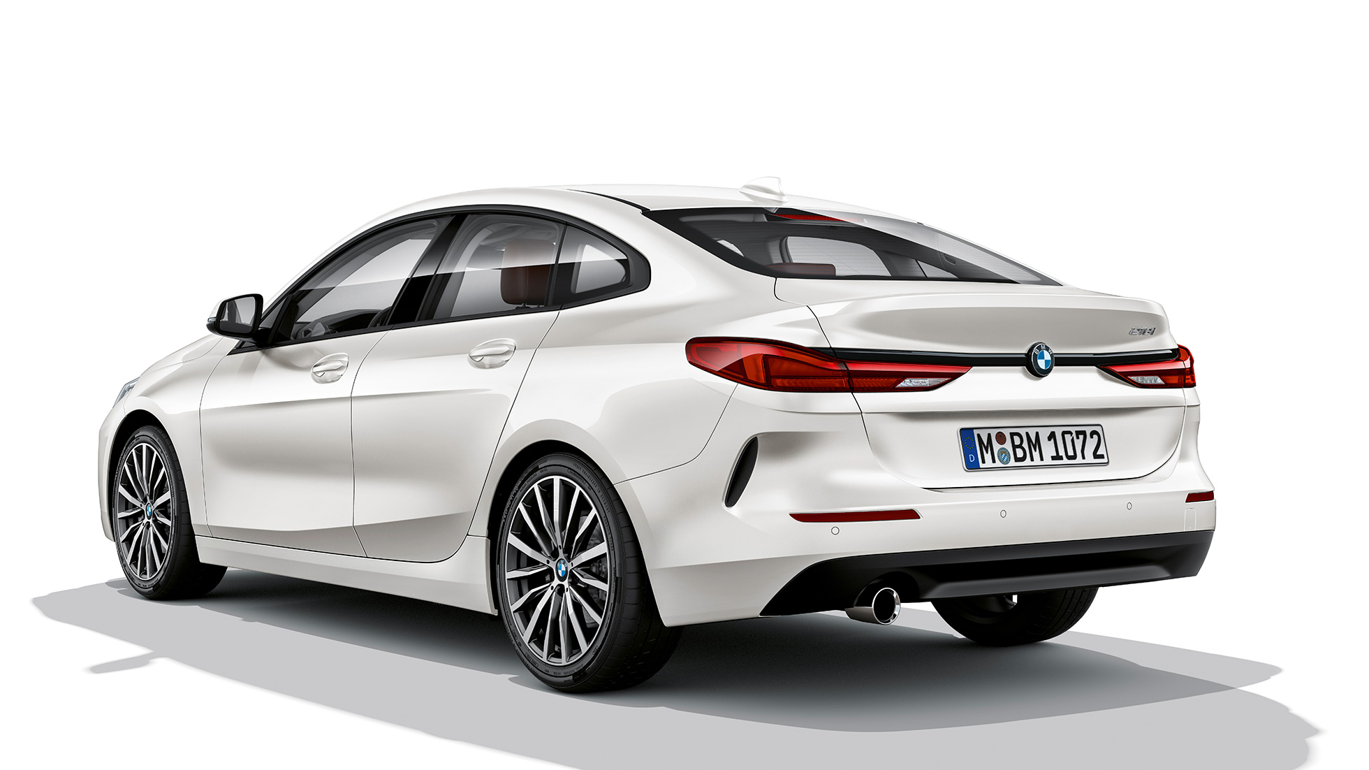 Light alloy wheels BMW 2 Series Gran Coupé Model Advantage Light alloy wheels BMW 2 Series Gran Coupé Model Advantage Mineral White F44 three-quarter rear view