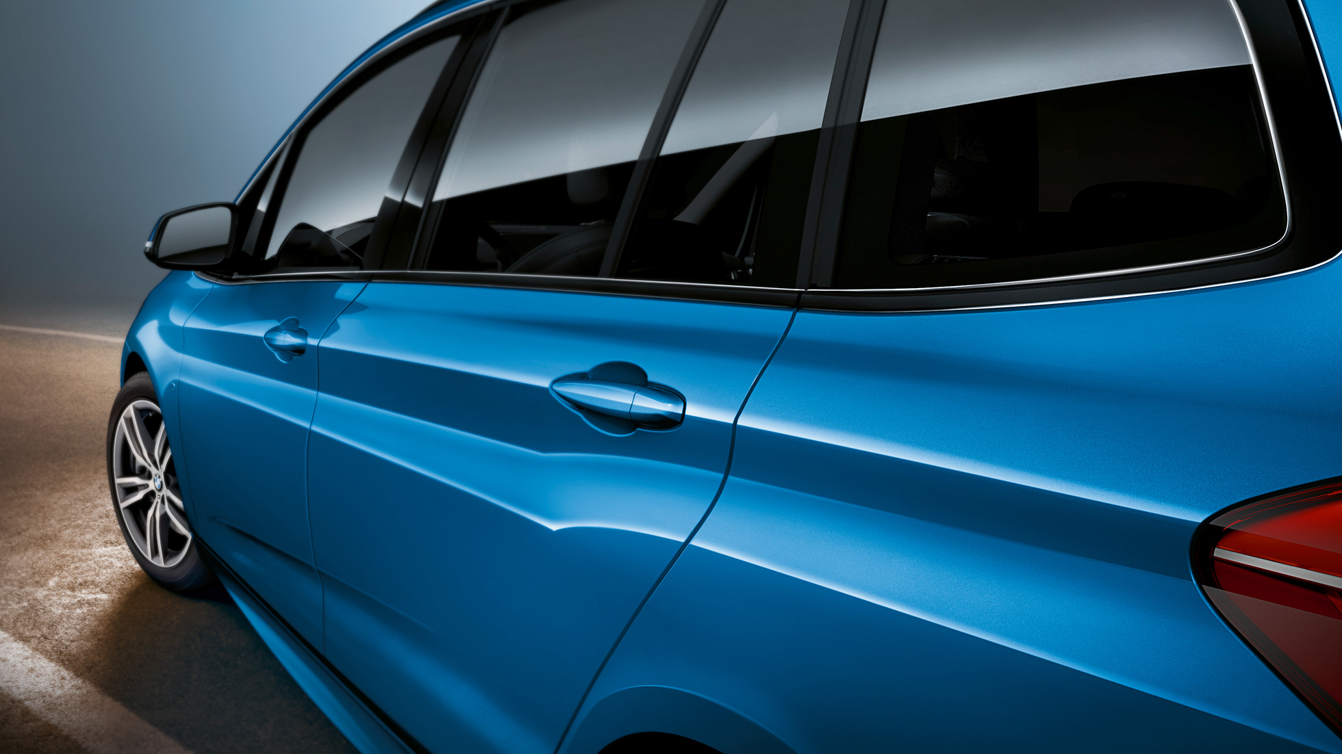 Side section BMW 2 Series Gran Tourer Side section BMW 2 Series Gran Tourer F46 2018 Estoril Blue metallic close-up view