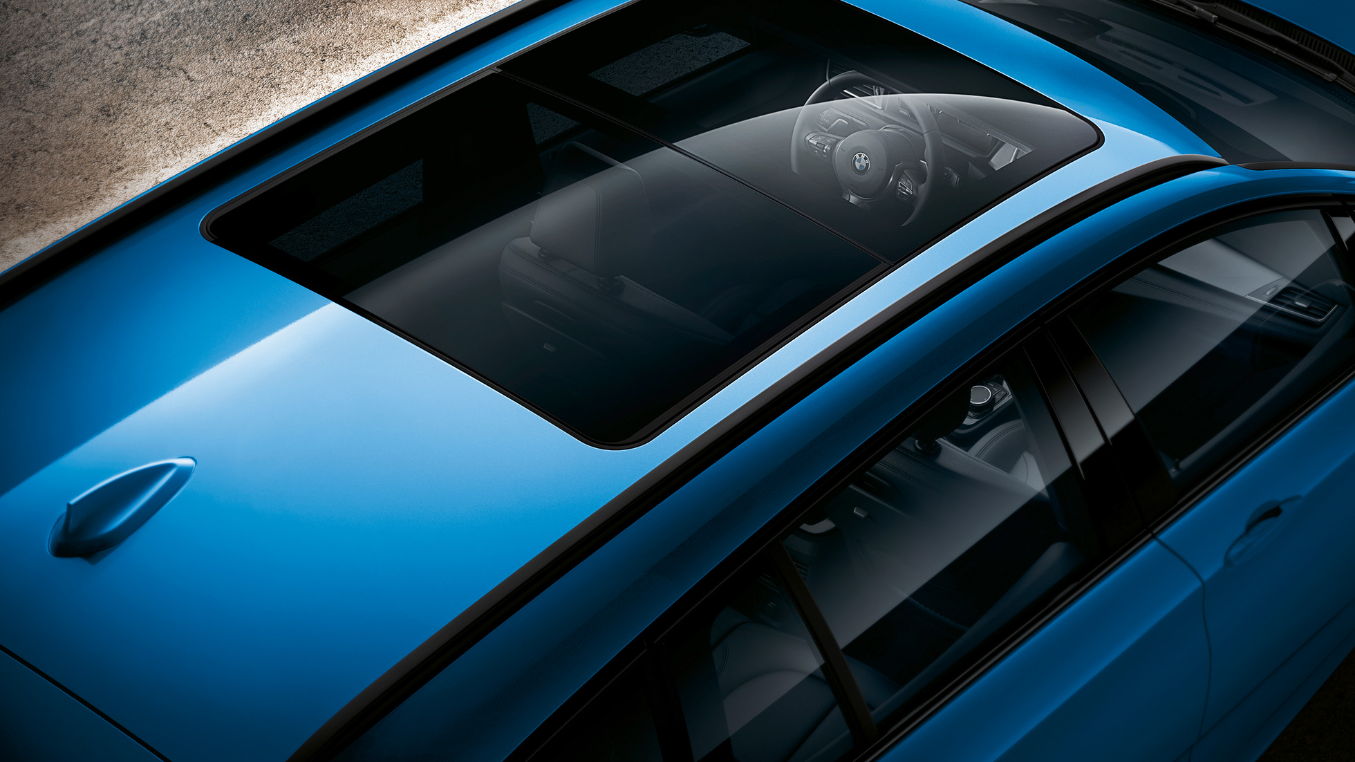 Panorama glass roof BMW 2 Series Gran Tourer Panorama glass roof BMW 2 Series Gran Tourer F46 2018 Estoril Blue metallic bird’s-eye view