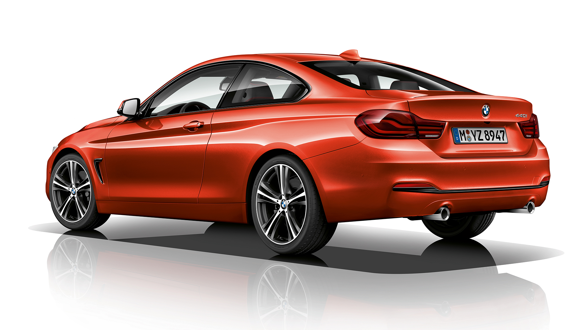BMW 4 Series Coupé, Model Sport Line three-quarter rear shot BMW 4 Series Coupé, Model Sport Line three-quarter rear shot