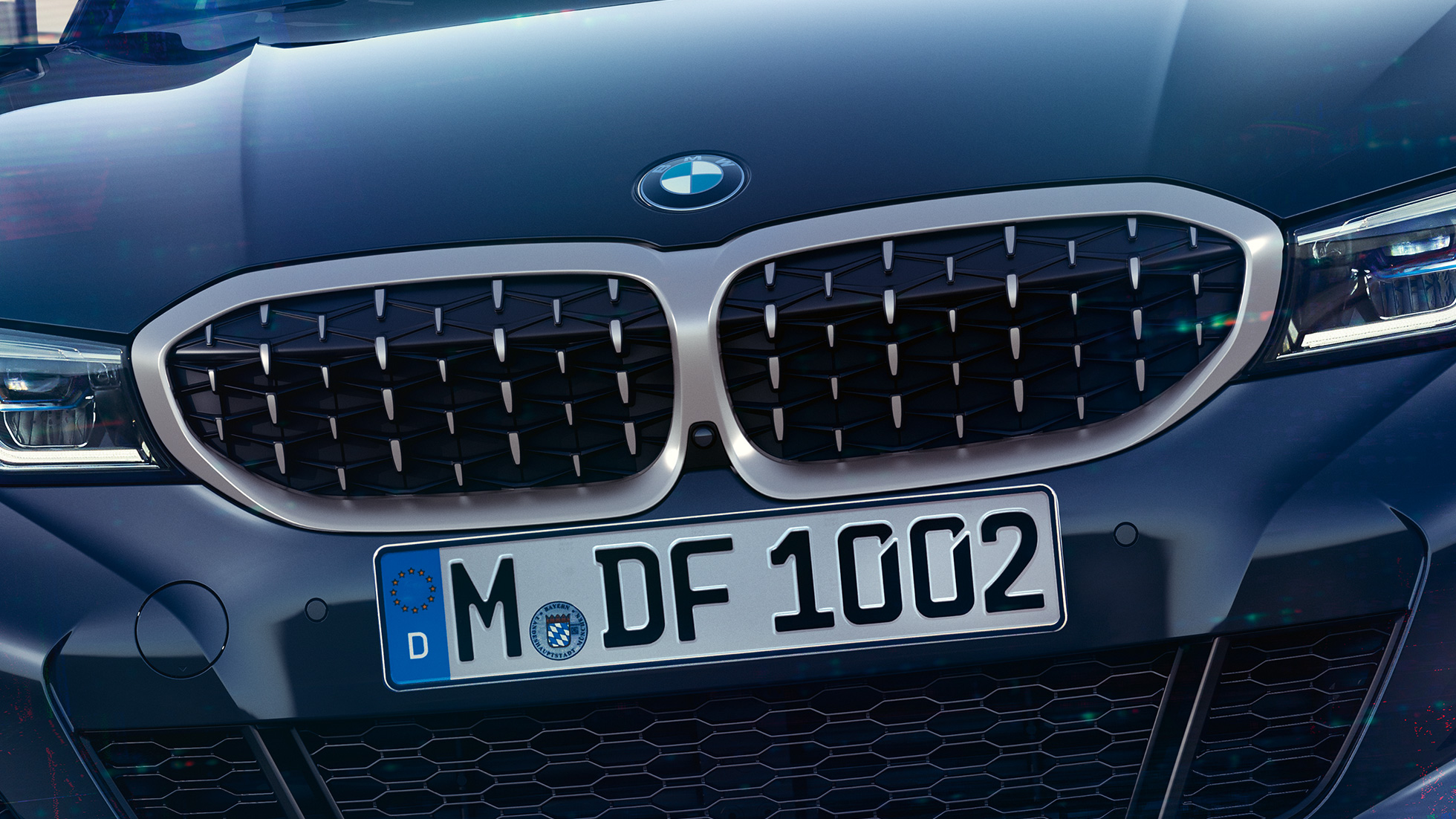 Double kidney grille BMW M340i xDrive Sedan Double kidney grille BMW M340i xDrive Sedan G20 Sapphire Black metallic close-up view