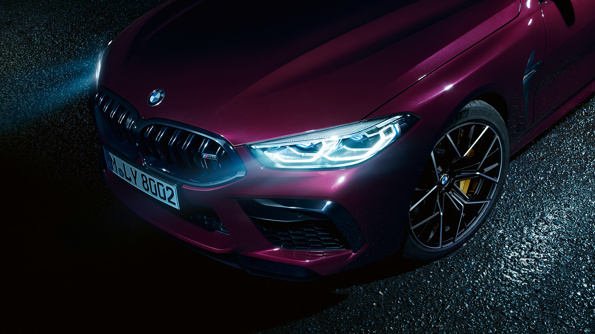 BMW M8 Competition Gran Coupé close-up lateral front BMW M8 Competition Gran Coupé with BMW Laserlight F93 2020 BMW Individual Ametrine metallic close-up lateral front