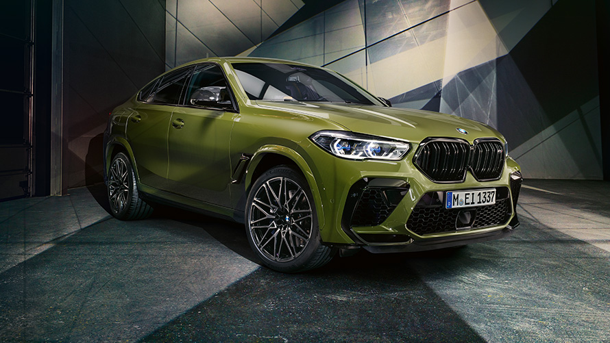 BMW X6 M Competition side view BMW X6 M Competition BMW Individual Special Paint Urban Green SUV F96 SUV 2020 side view