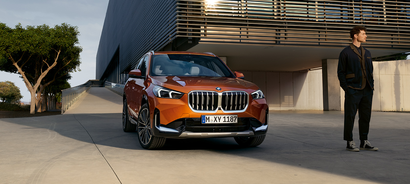 Exterior Highlights BMW X1 xDrive23i U11 ICE xLine Utah Orange metallic 20” BMW Individual light alloy wheels multispoke 869 I