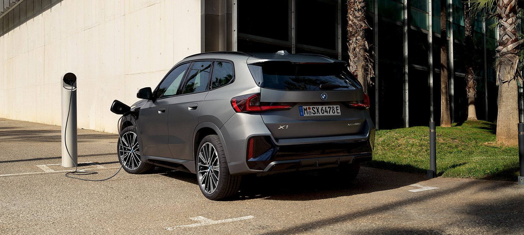 BMW X1 U11 PHEV Frozen Pure grey metallic Charging Highlights