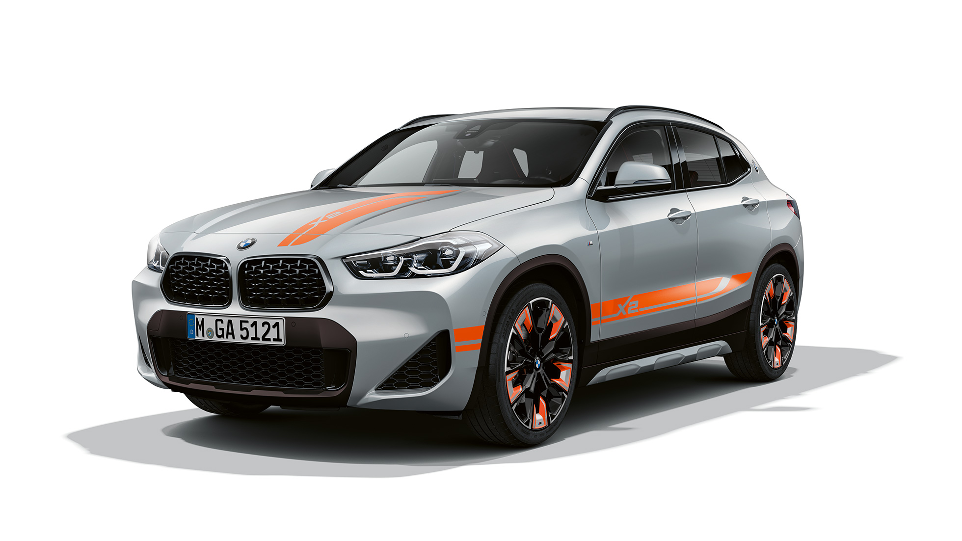 Three quarter front view BMW X2 Model Edition M Mesh BMW X2 Model Edition M Mesh 2020 F39 Brooklyn Grey three quarter front view