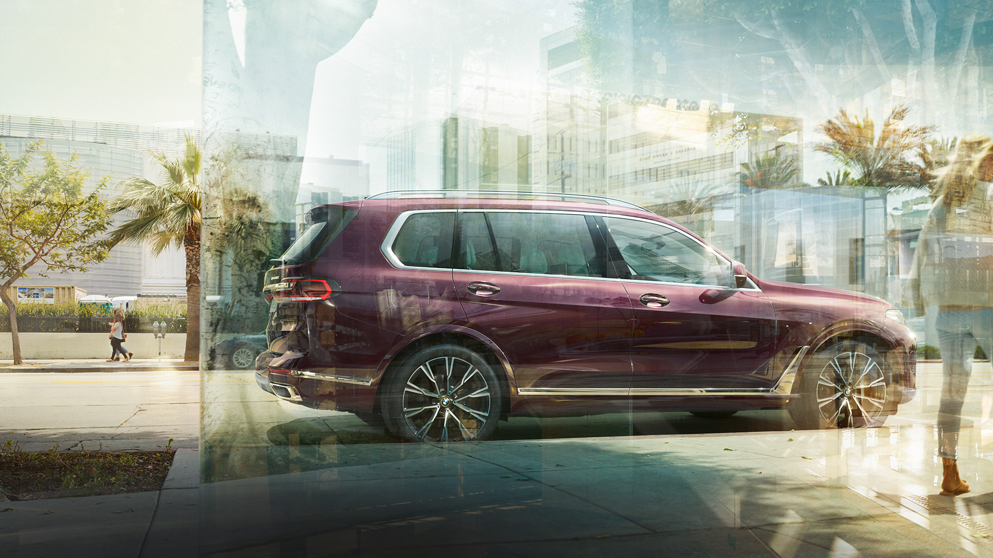 BMW Individual X7 xDrive40i, side view Standing BMW X7 in Ametrin metallic in side view