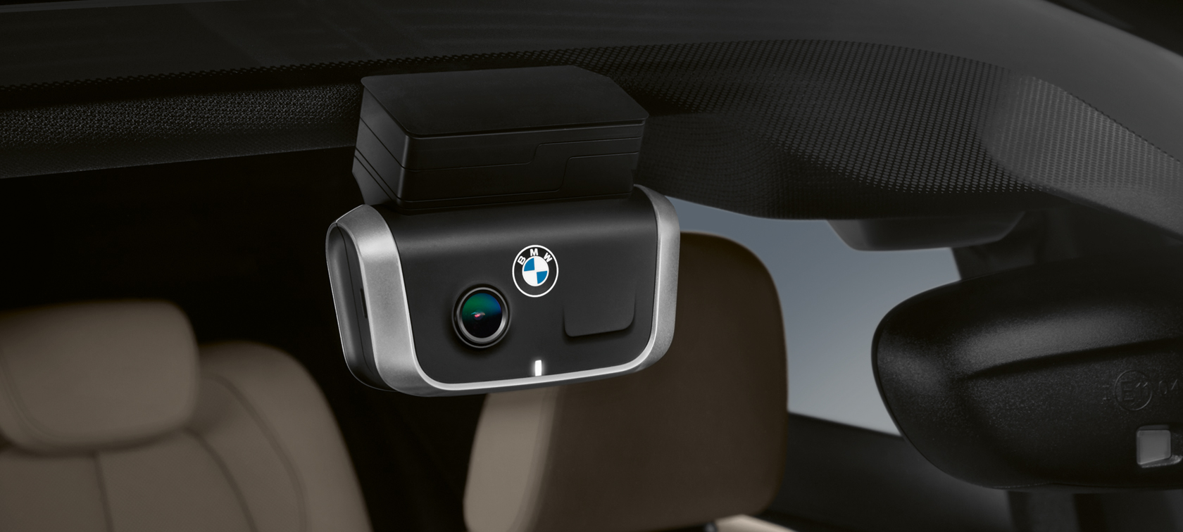 https://www.bmw.com.sg/content/dam/bmw/marketASIA/common/topics/offers-and-services/original-bmw-accessories/ace20/Product_Benefits_1680x756px.jpg